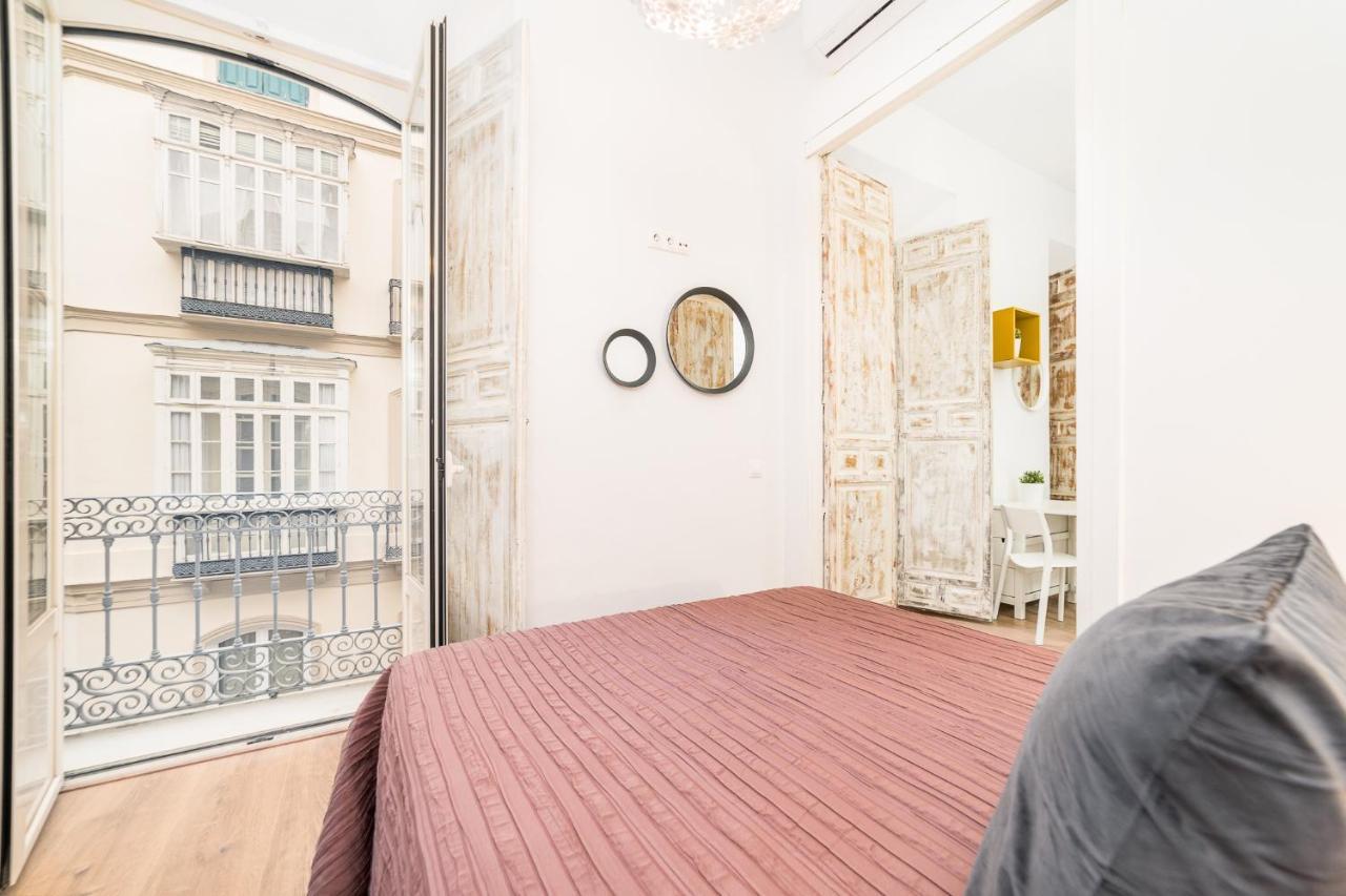 Suite Homes Uncibay Square Малага Экстерьер фото