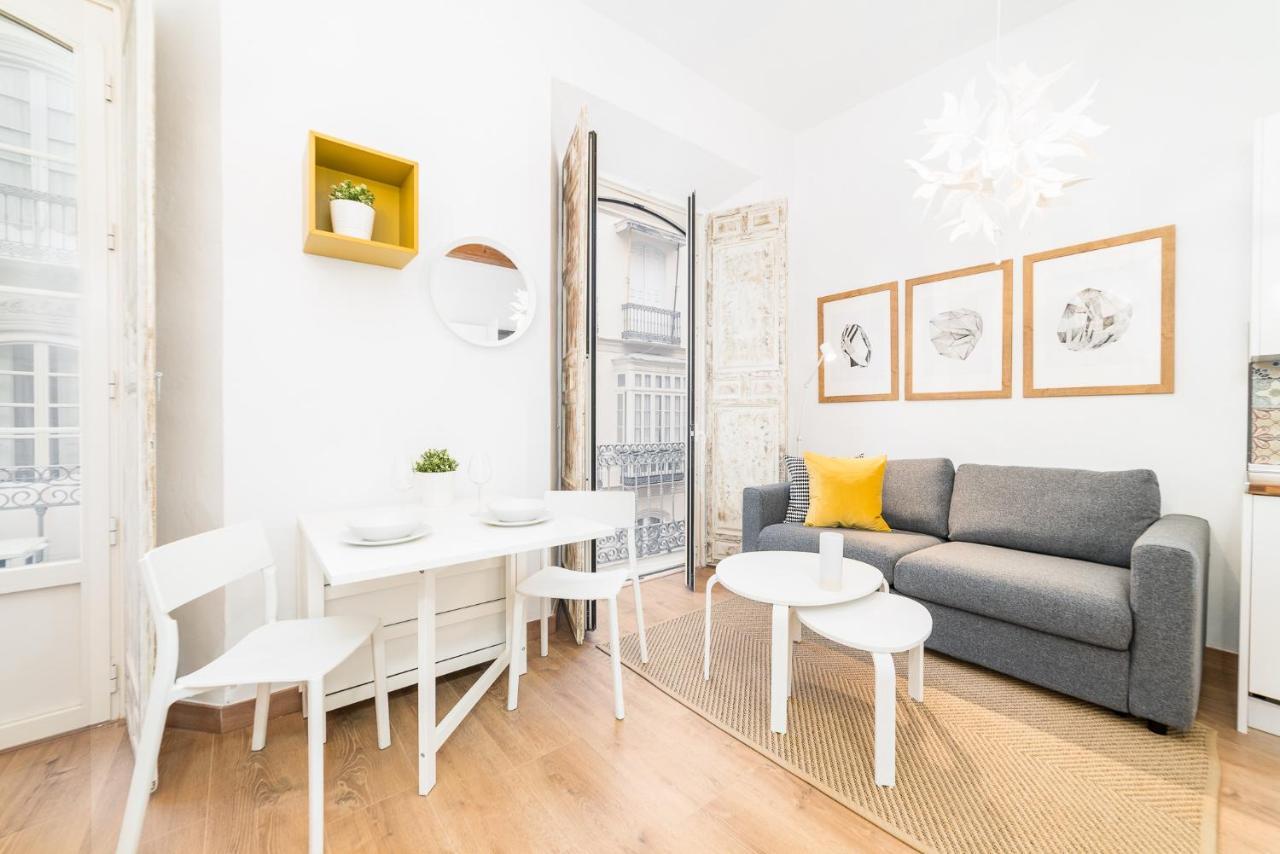 Suite Homes Uncibay Square Малага Экстерьер фото