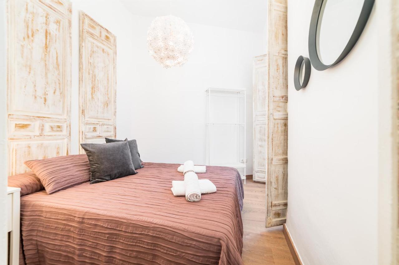 Suite Homes Uncibay Square Малага Экстерьер фото