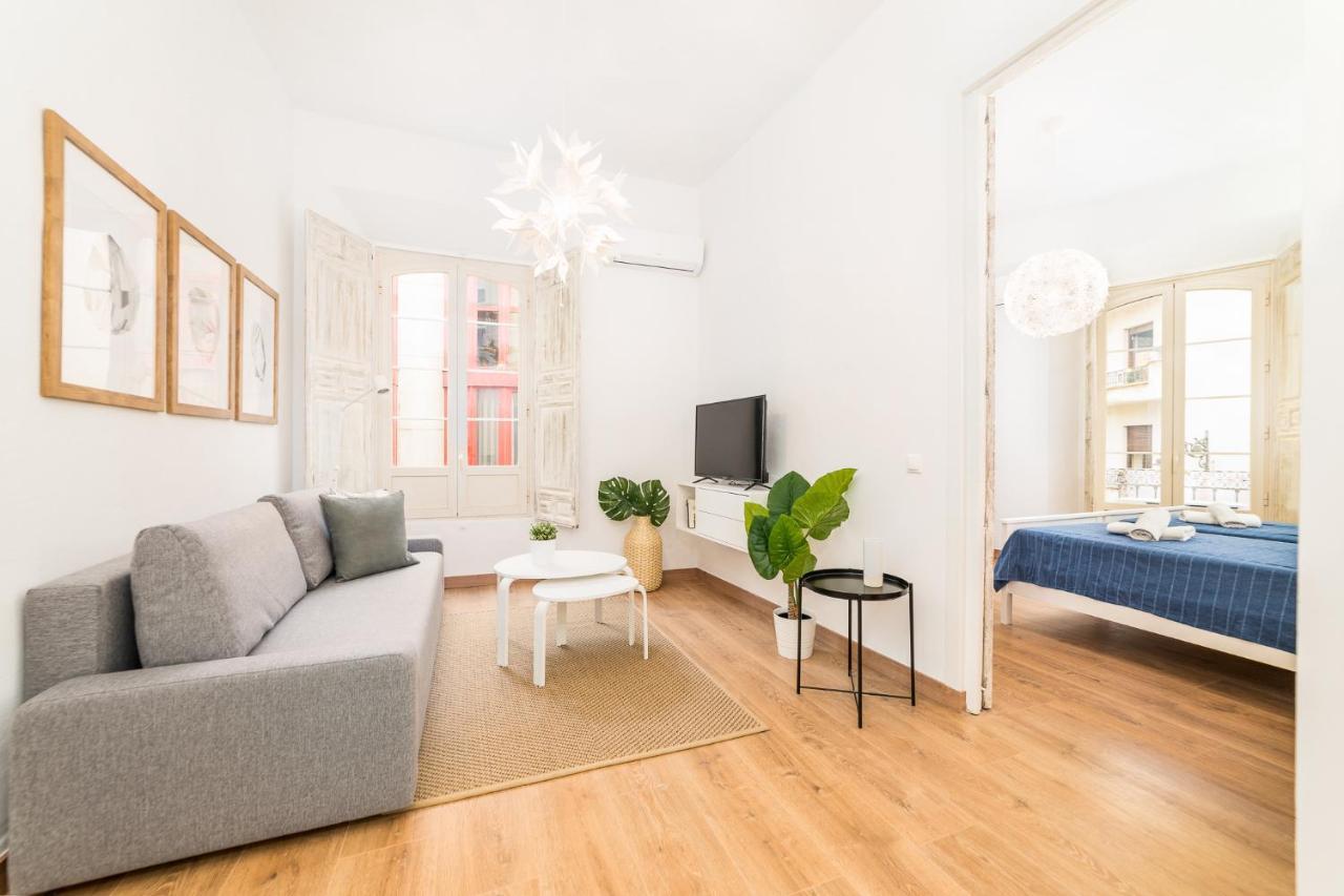 Suite Homes Uncibay Square Малага Экстерьер фото