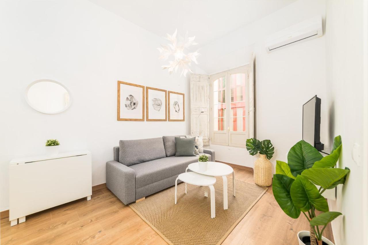 Suite Homes Uncibay Square Малага Экстерьер фото