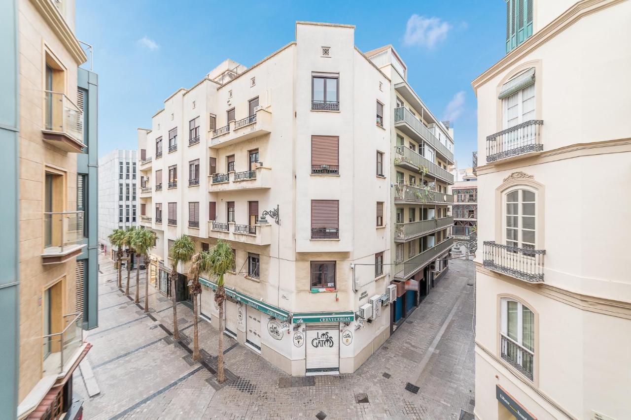 Suite Homes Uncibay Square Малага Экстерьер фото